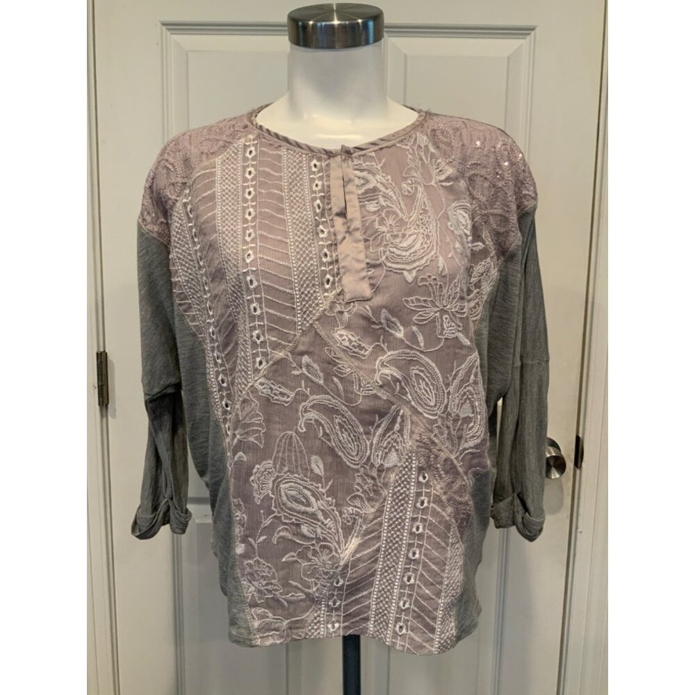 Tiny Gray Floral Embroidered Sequin Shirt Batwing 3/4 Sleeves, Size XS